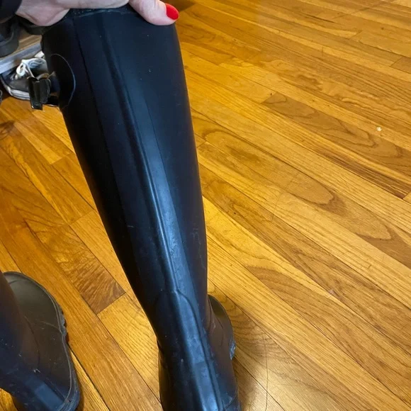 Barbour Classic Navy Waterproof Boots - Picture 7 of 9